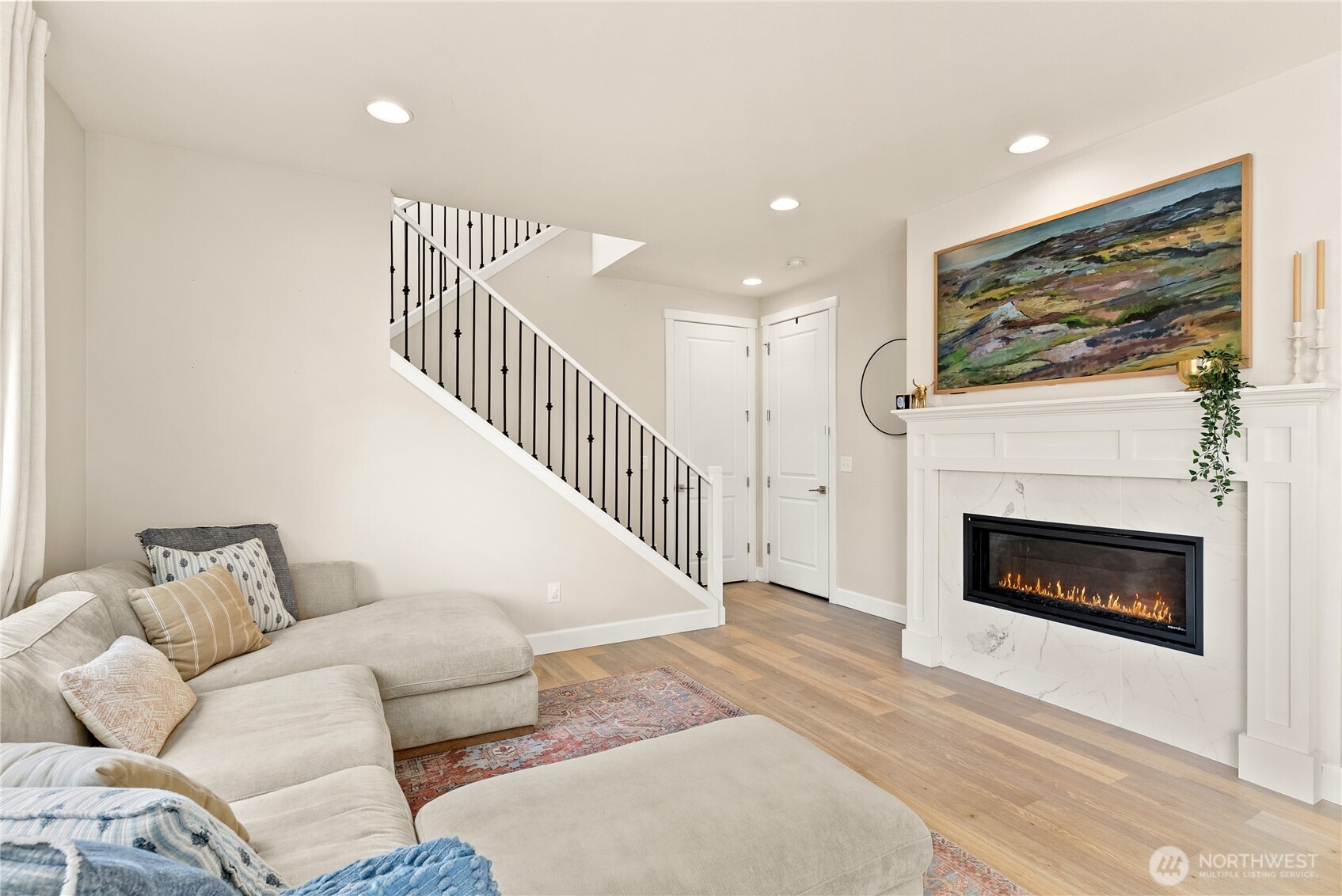 15615 Washington Street Property Photo 5