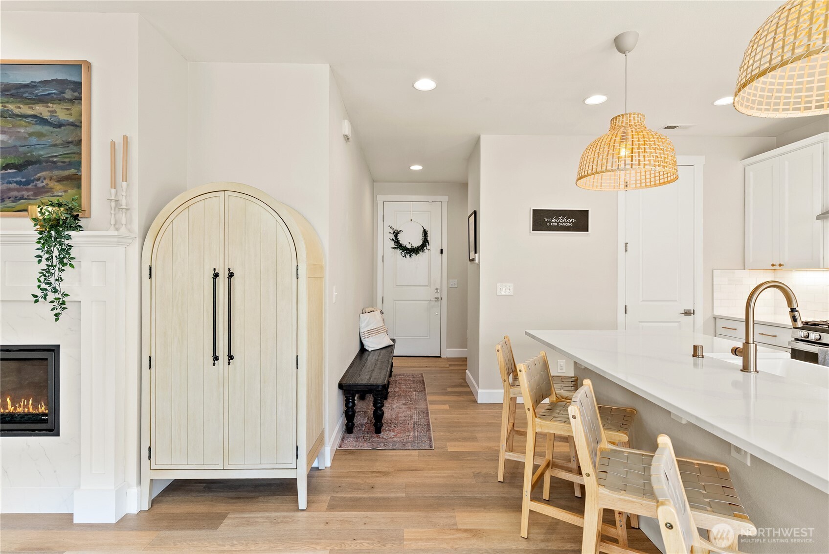 15615 Washington Street Property Photo 8