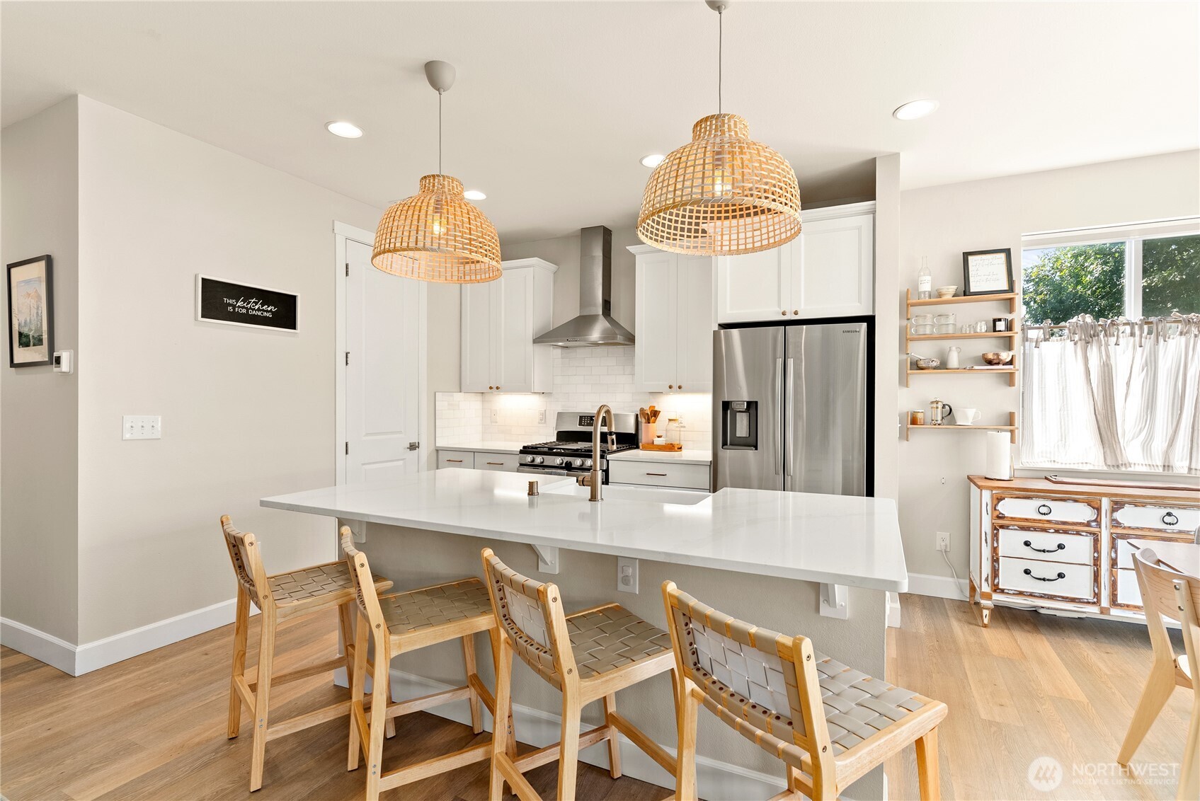 15615 Washington Street Property Photo 10