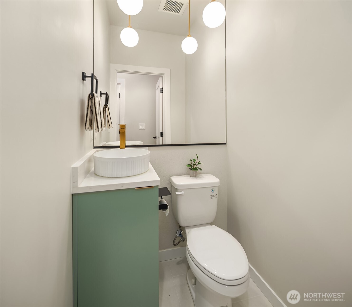 10041 38th Avenue Property Photo 11