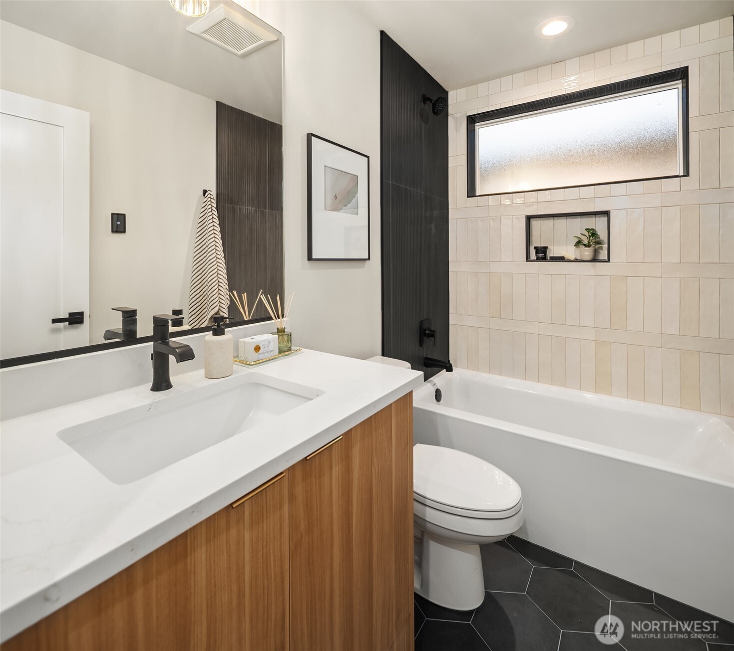 10041 38th Avenue Property Photo 15