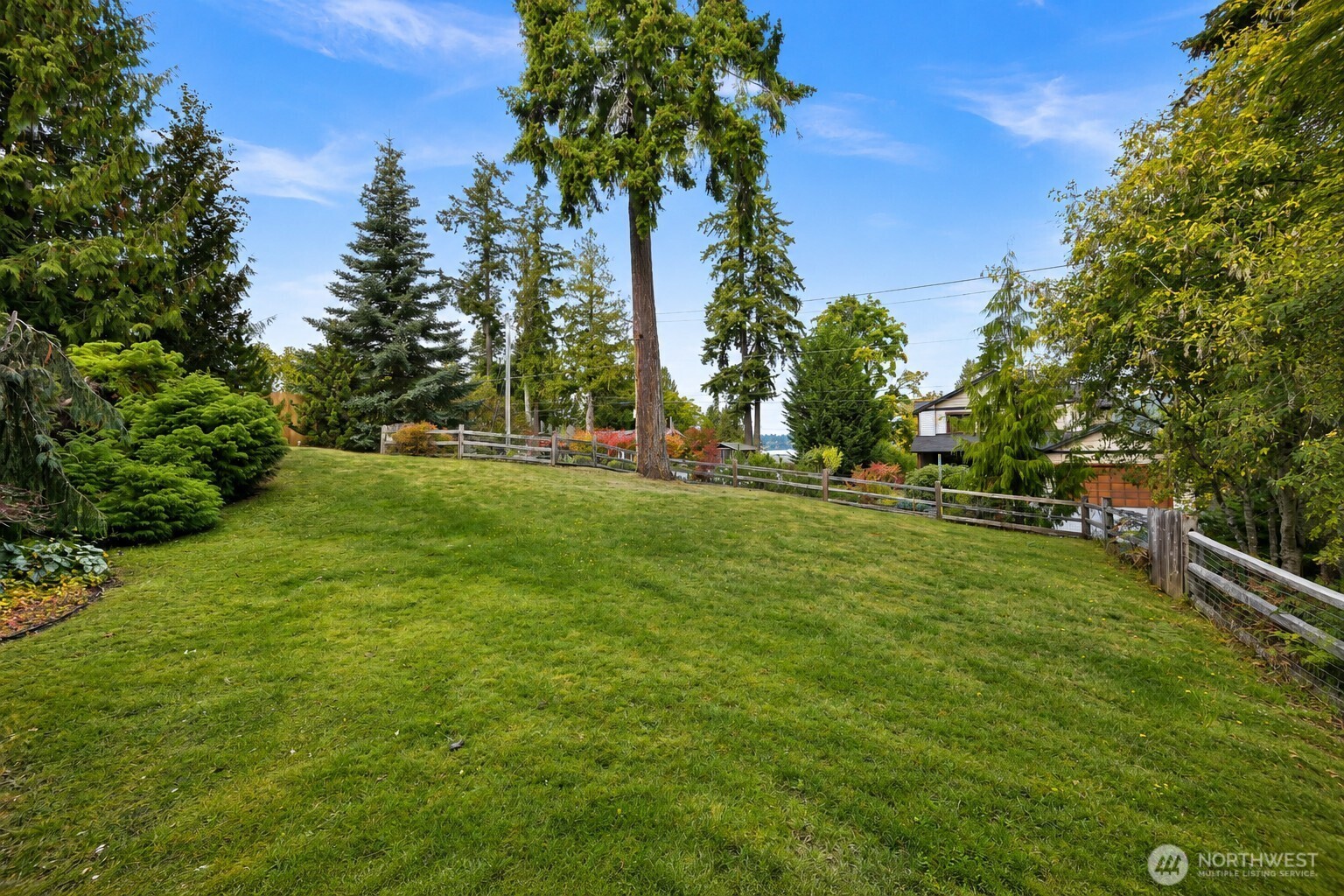 4618 Lakeway Drive Property Photo 3