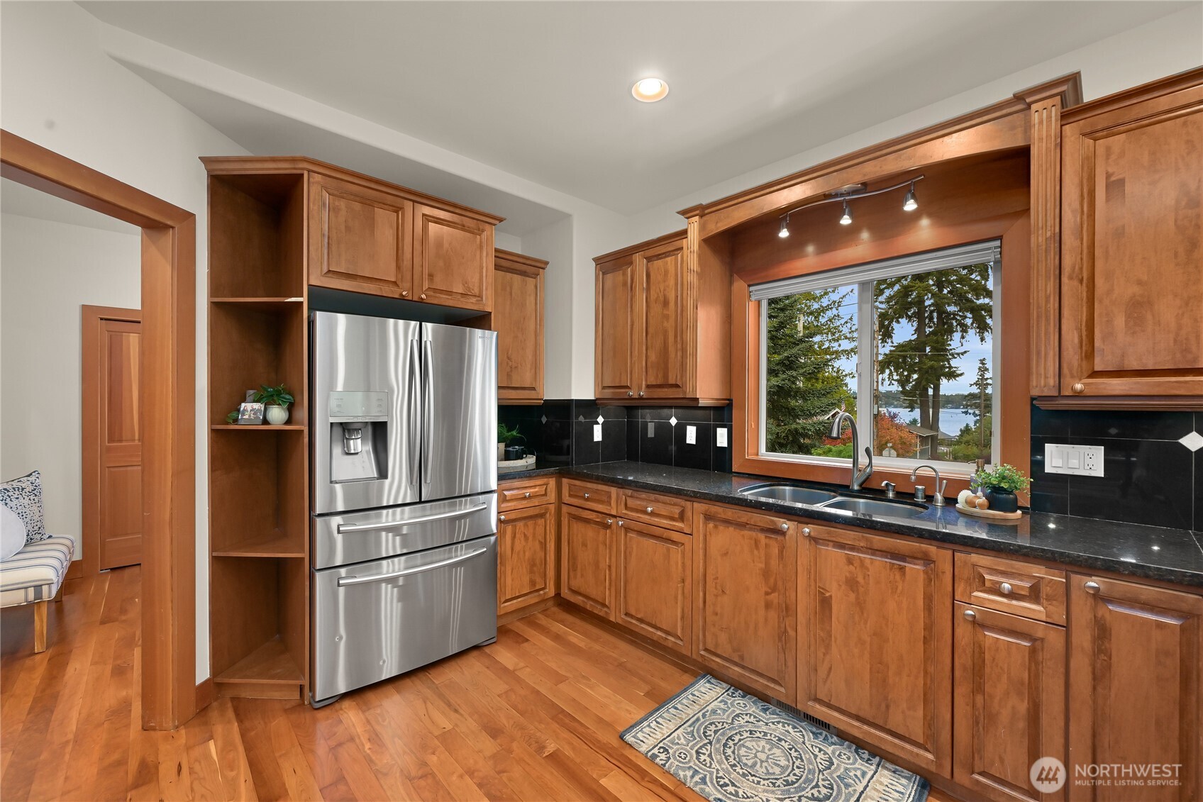 4618 Lakeway Drive Property Photo 10