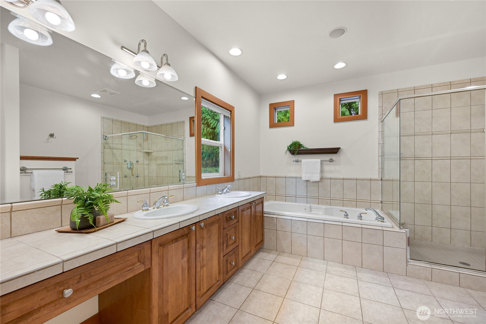 4618 Lakeway Drive Property Photo 21