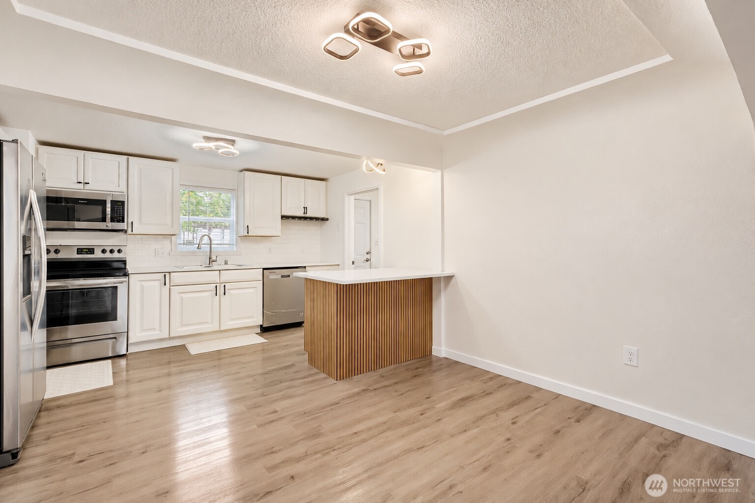 4314 E C St Property Photo 6