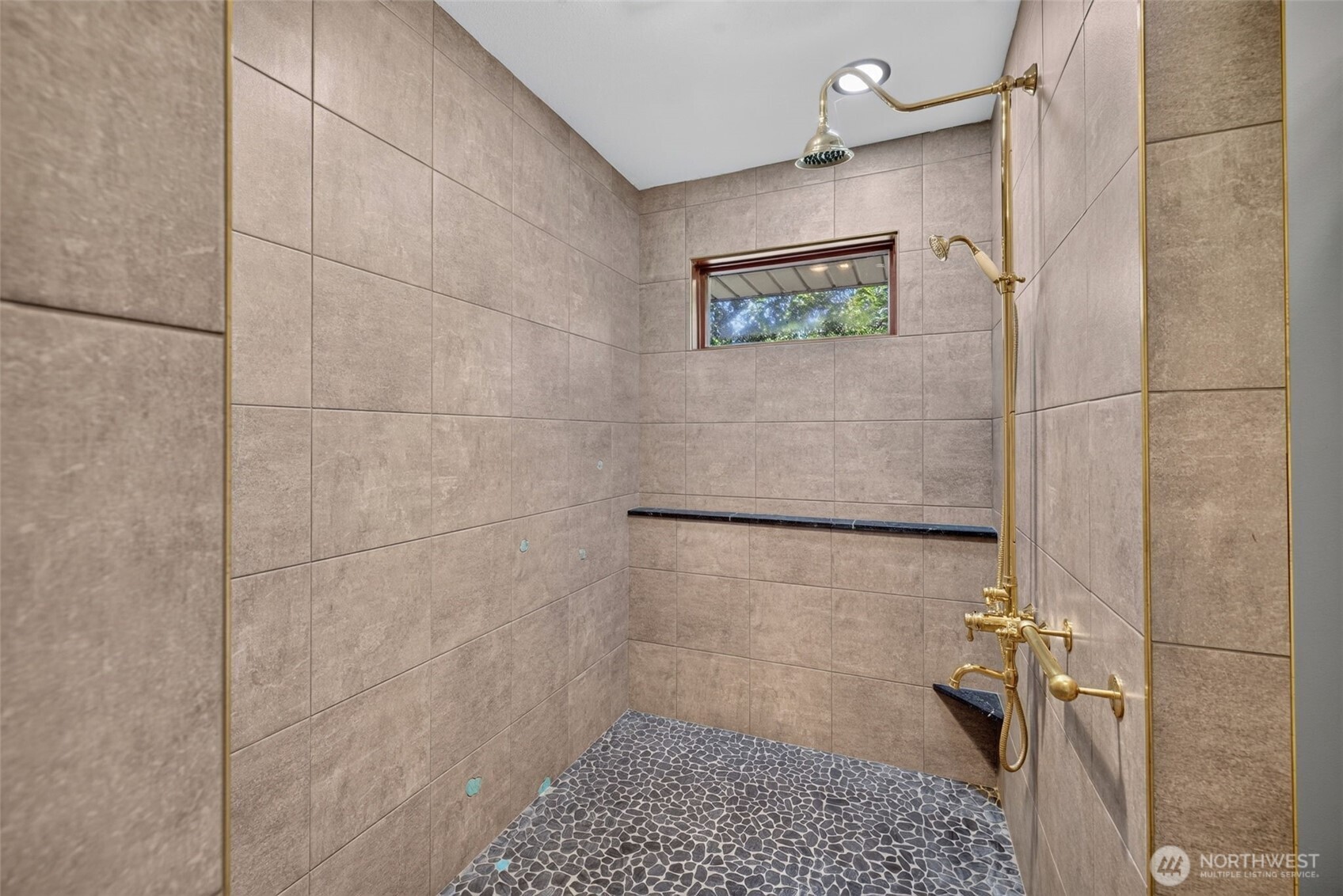810 D Street Property Photo 24