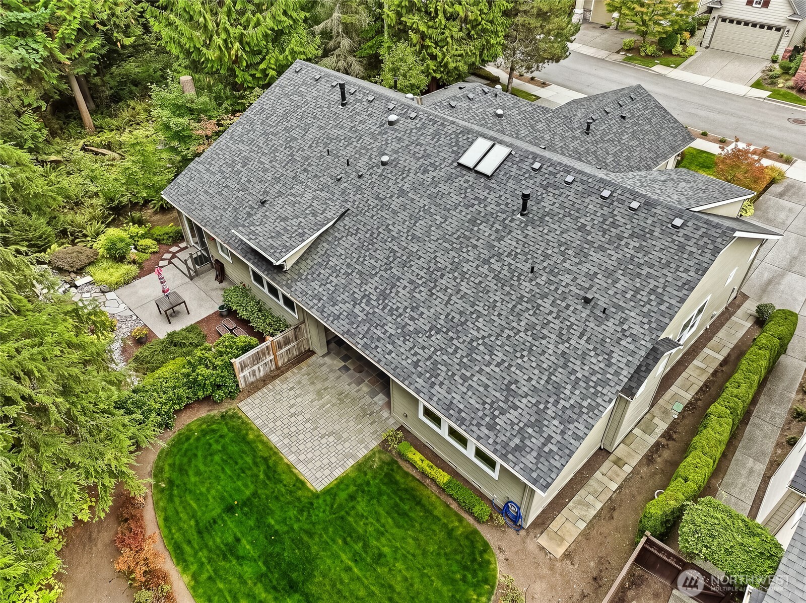 12114 Big Leaf Way Property Photo 28
