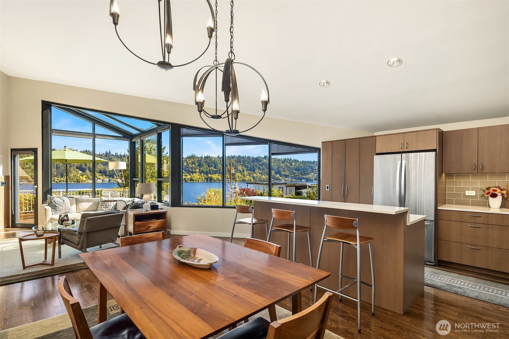 2604 W Lake Sammamish Parkway Property Photo 8