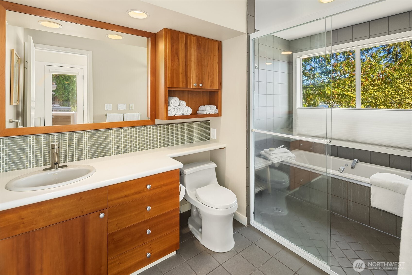 2604 W Lake Sammamish Parkway Property Photo 25