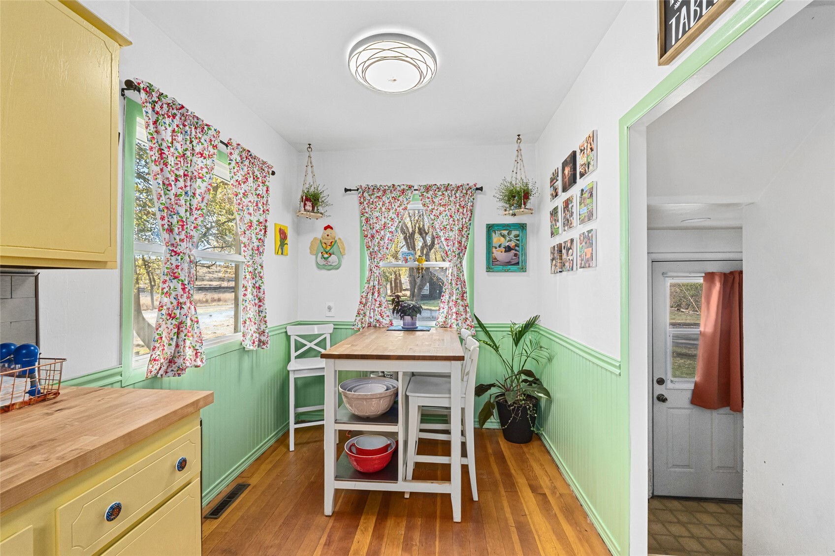 23139 Lowe Road Property Photo 4