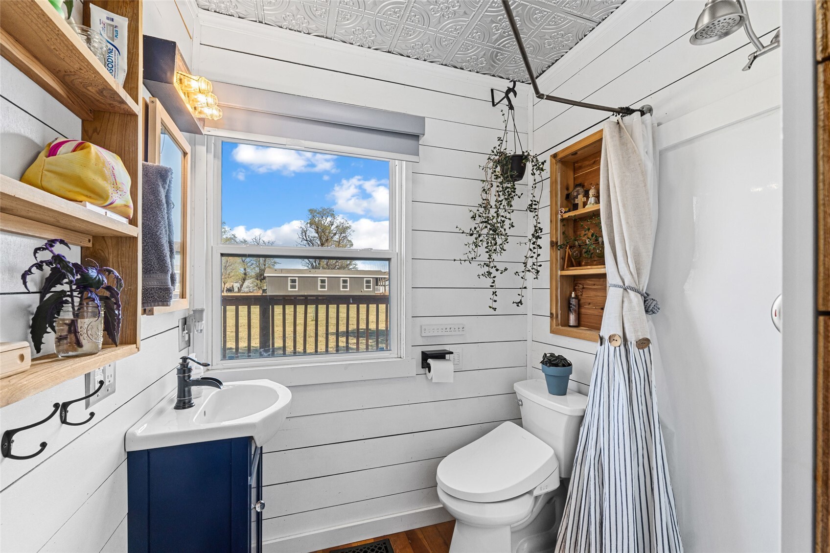 23139 Lowe Road Property Photo 9