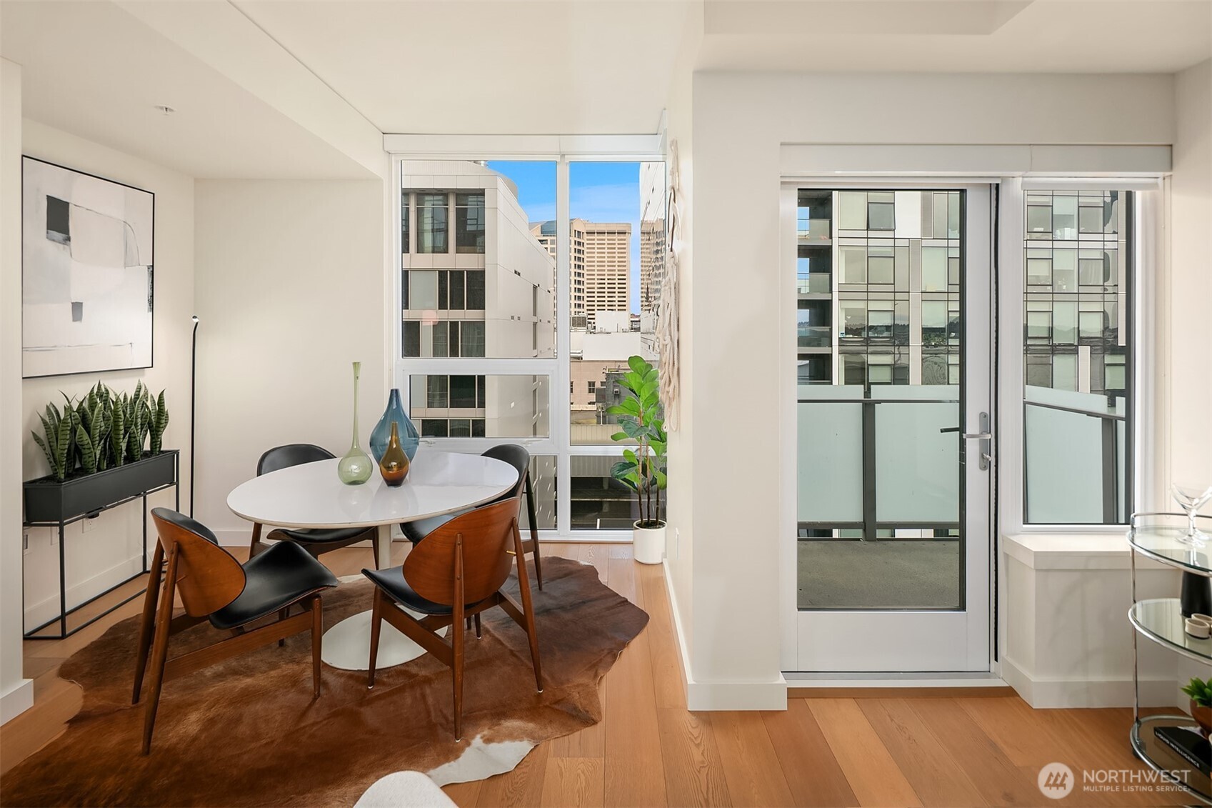 121 Stewart Street 1304 Property Photo 3