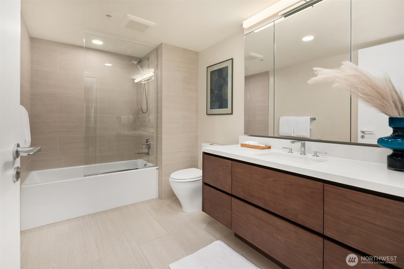 121 Stewart Street 1304 Property Photo 9