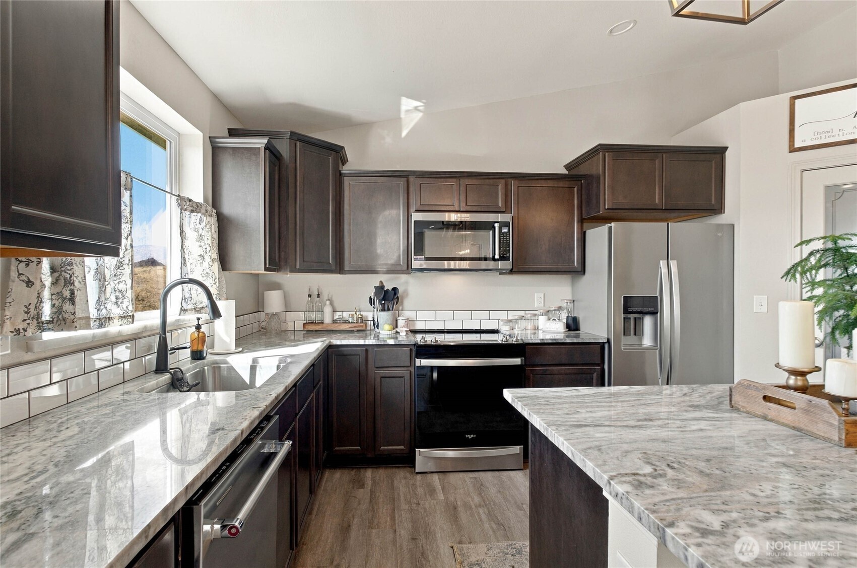 70 Hill Range Lane Property Photo 12