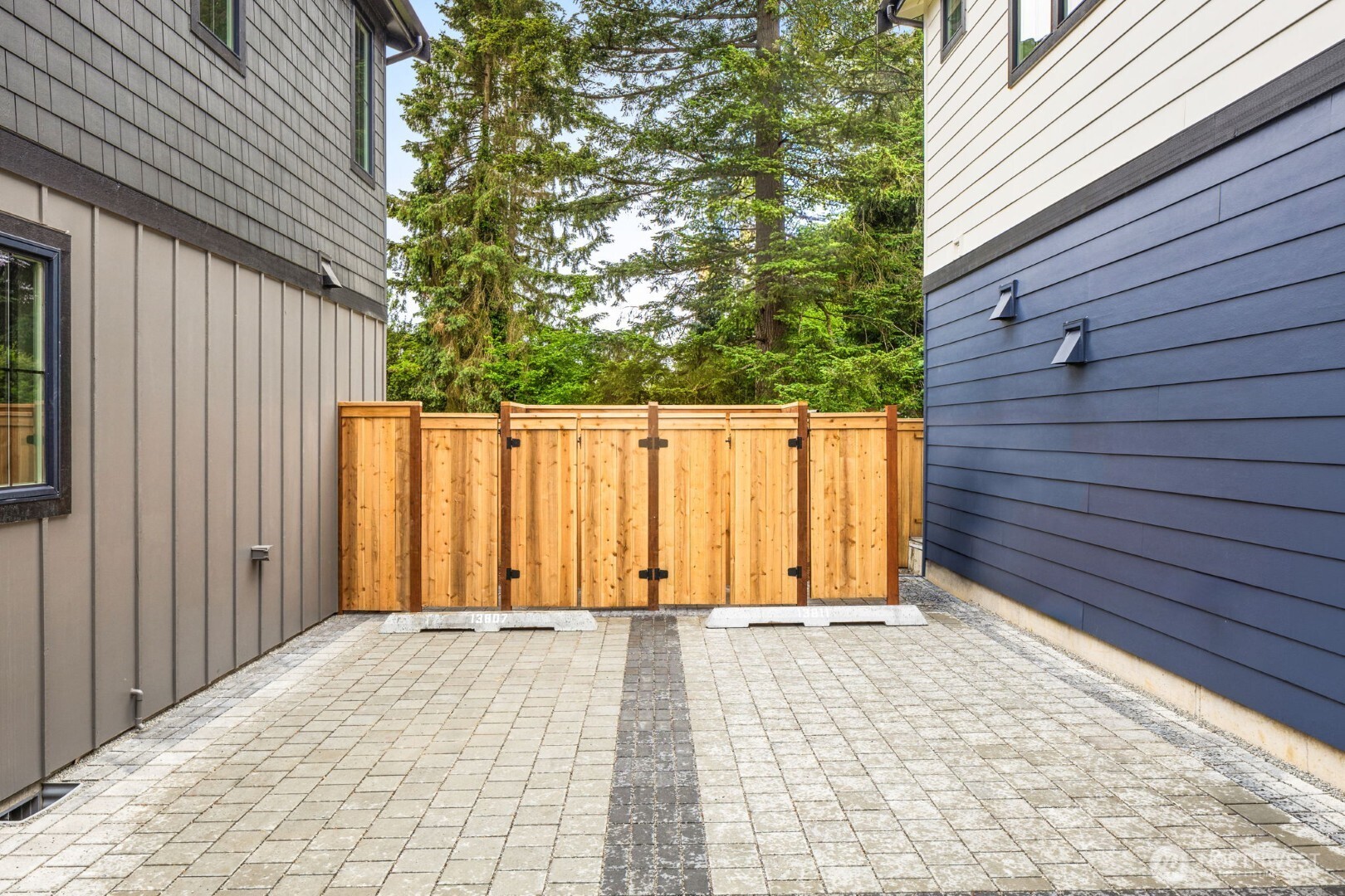 13811 84th Lane Property Photo 4