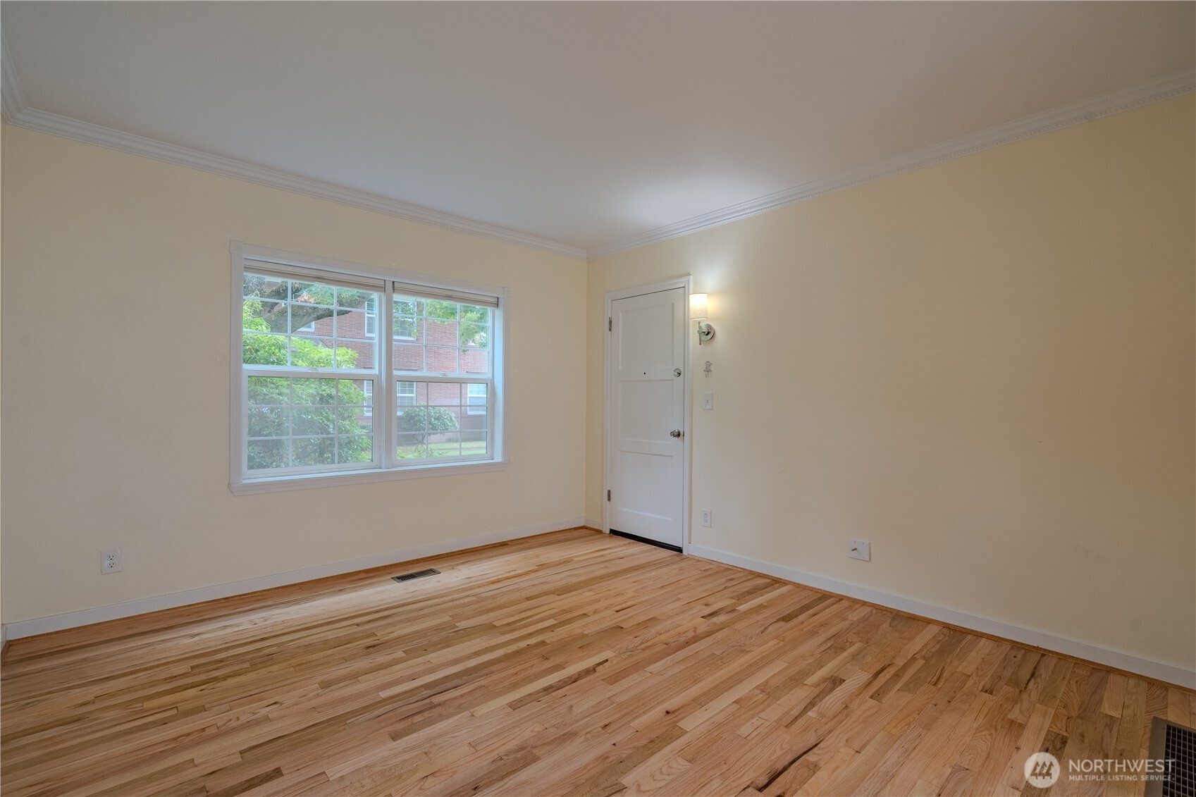 306 E 12th Street C Property Photo 3