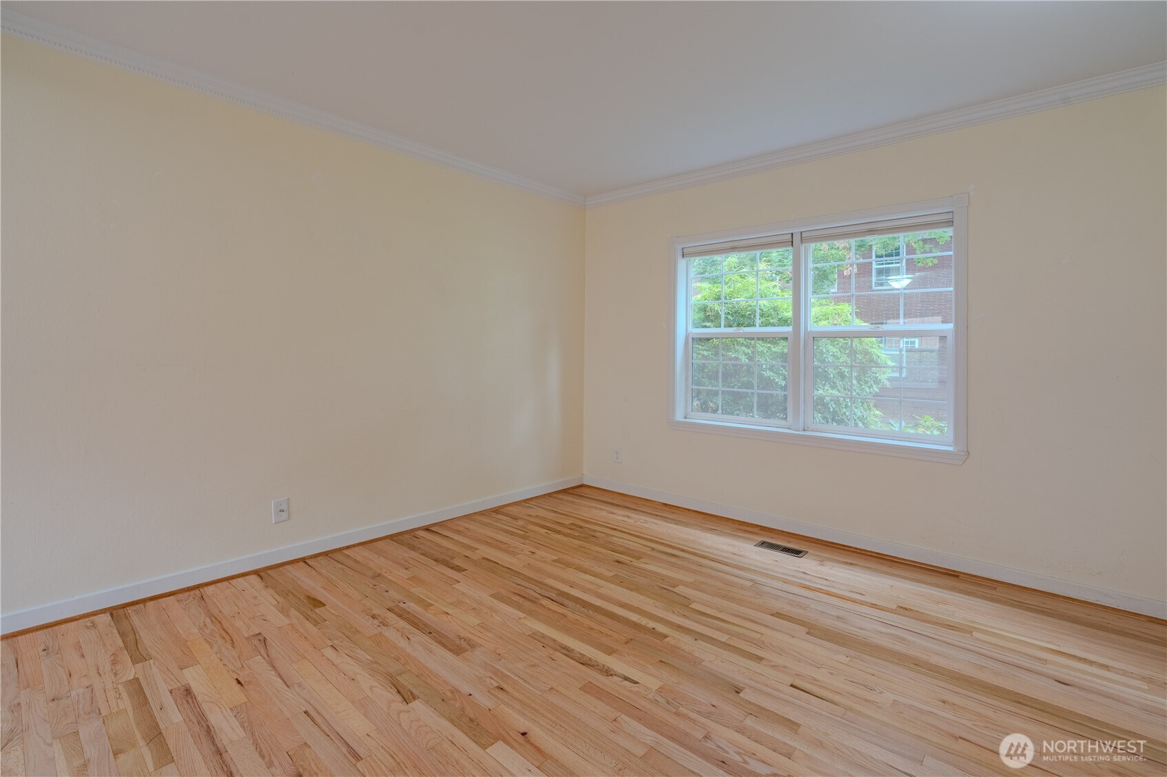 306 E 12th Street C Property Photo 5