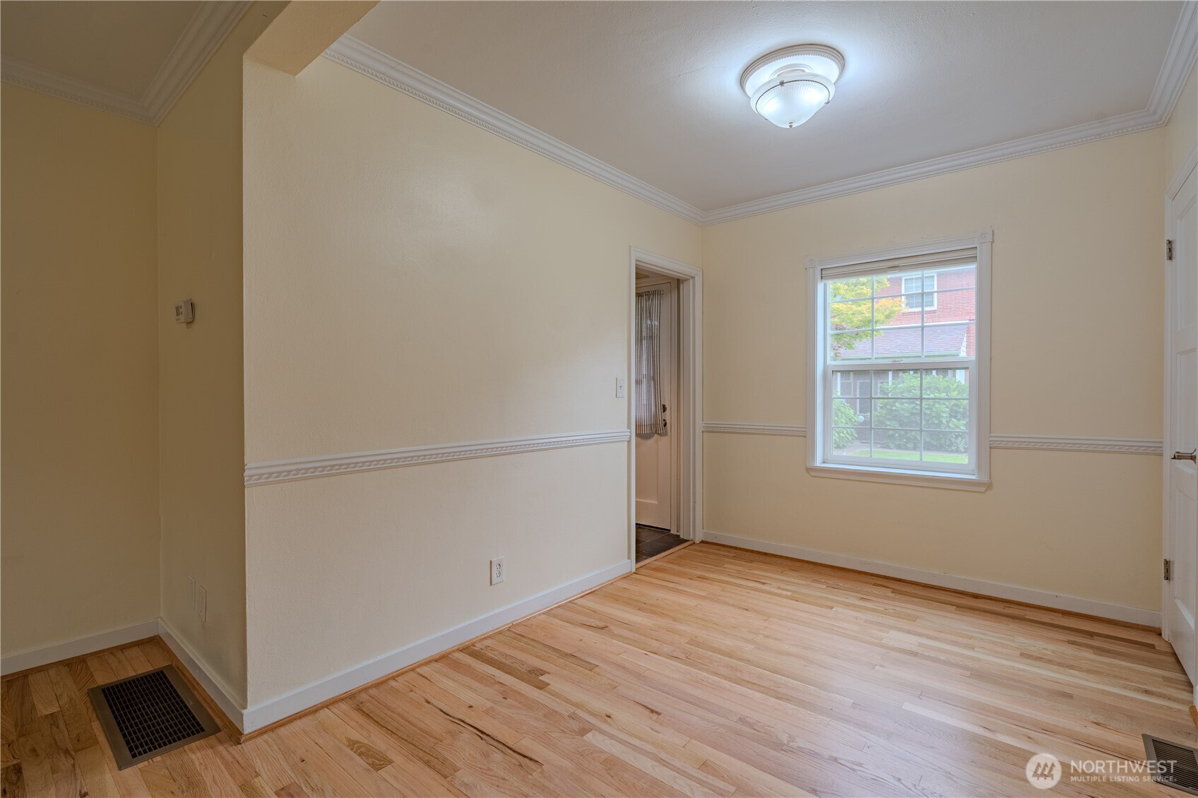 306 E 12th Street C Property Photo 11