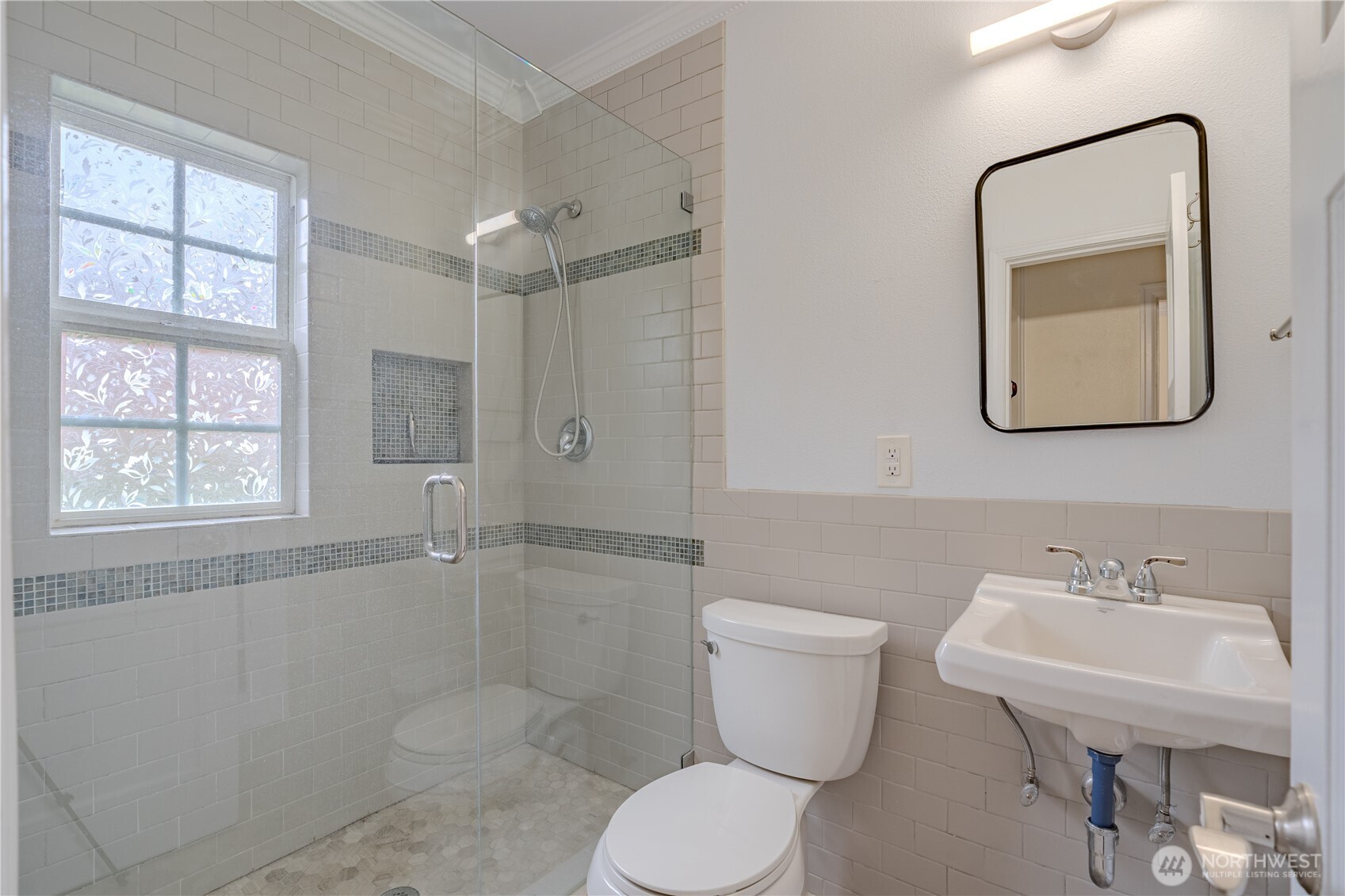 306 E 12th Street C Property Photo 22