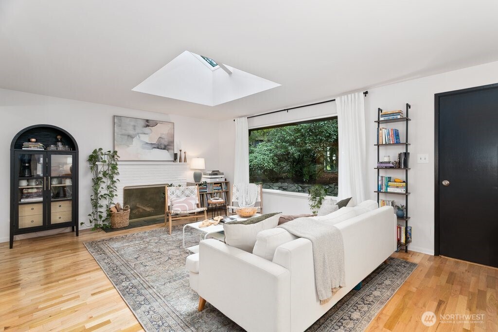17210 30th Avenue Property Photo 3