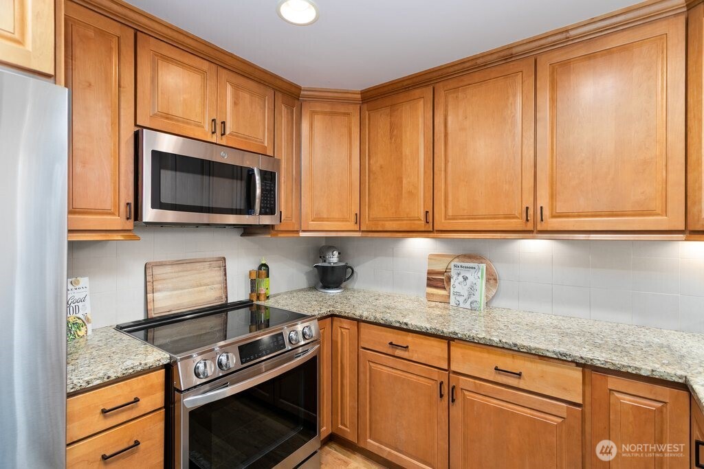 17210 30th Avenue Property Photo 8