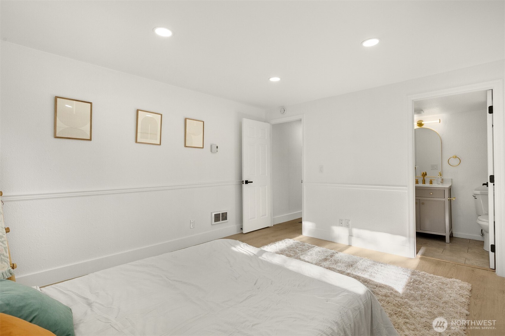 14527 Ne 40th Street G104 Property Photo 23
