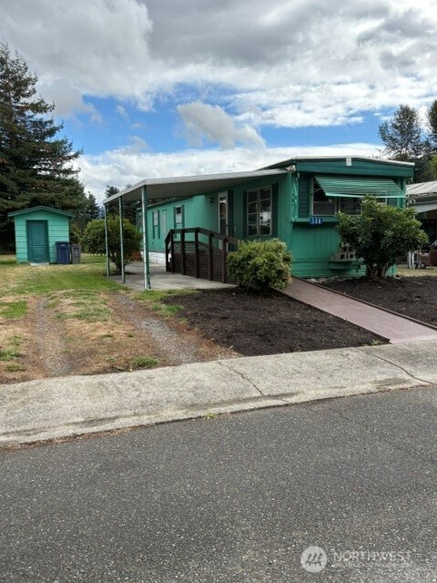 308 Laird Place Property Photo 2