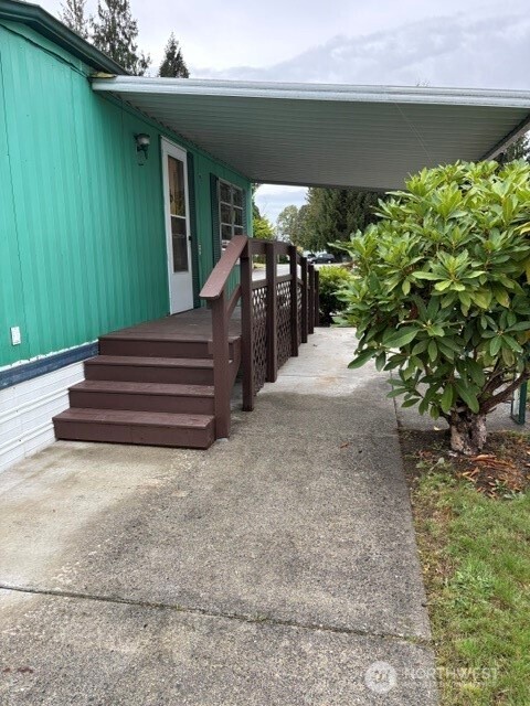 308 Laird Place Property Photo 5