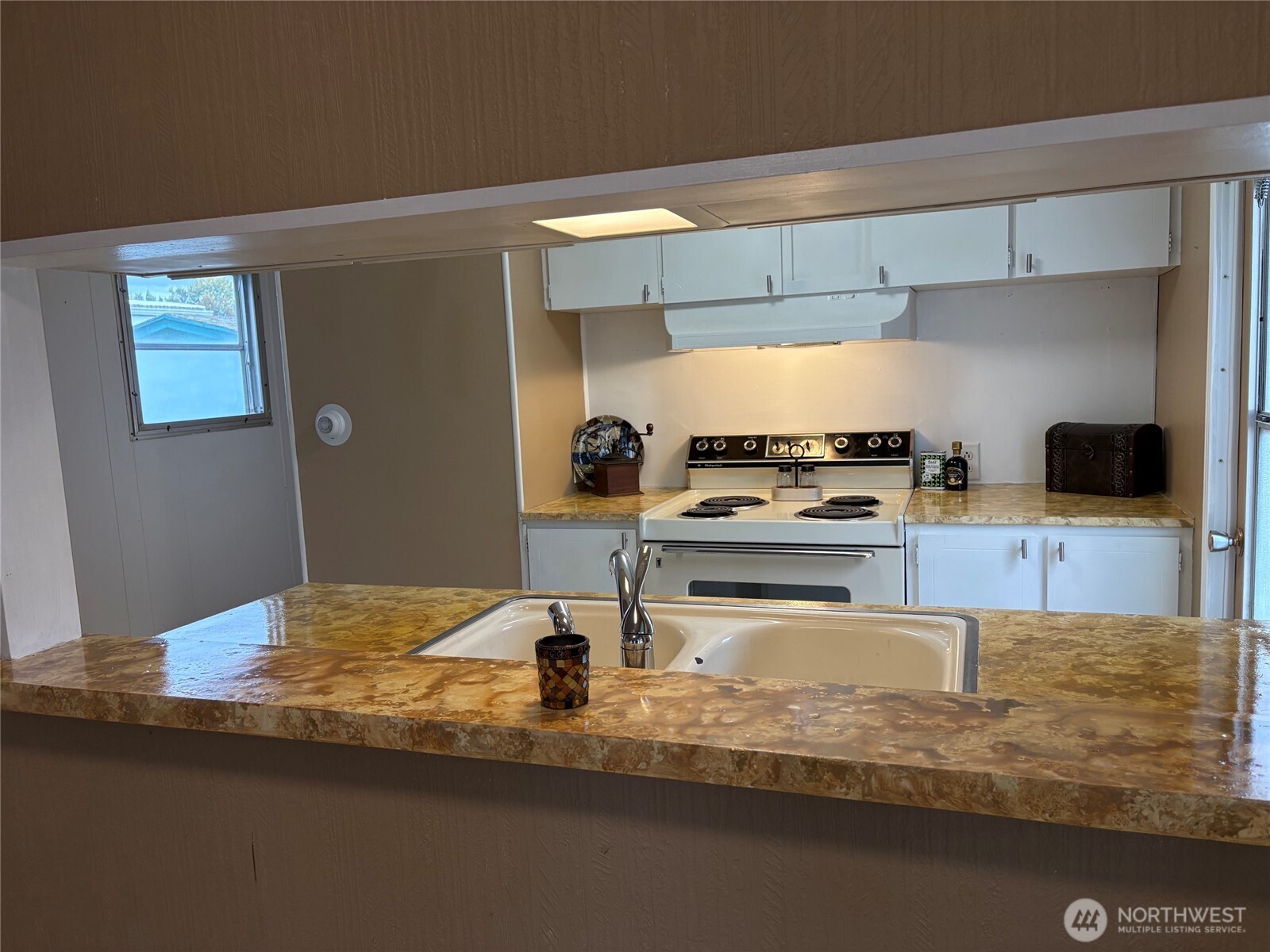 308 Laird Place Property Photo 11