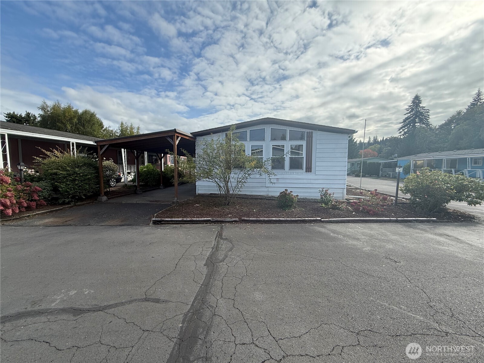 1965 Westside Highway 117 Property Photo 1