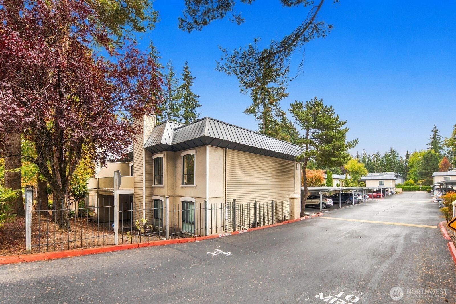 1622 103rd Place L3 Property Photo 1