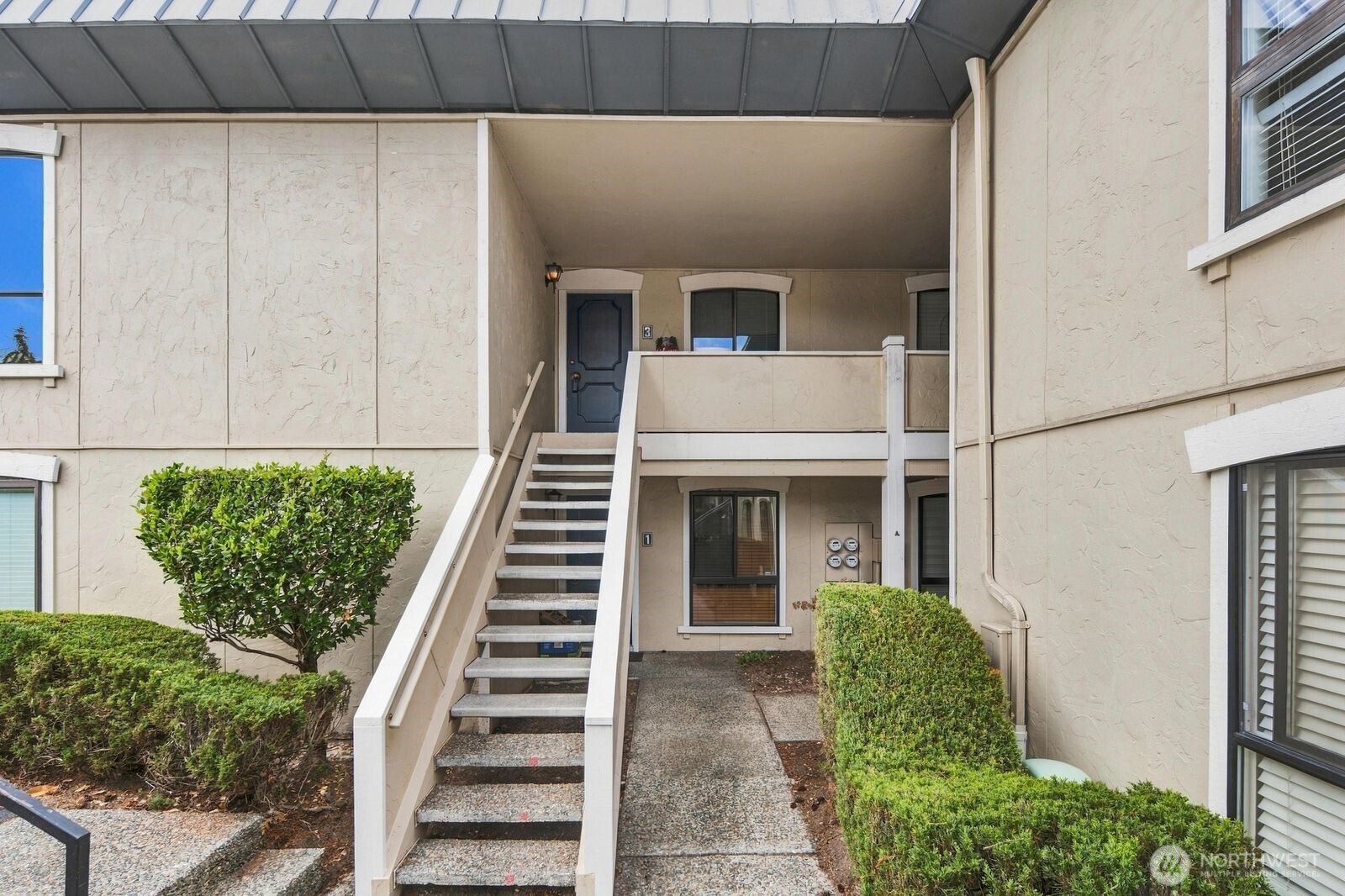 1622 103rd Place L3 Property Photo 3