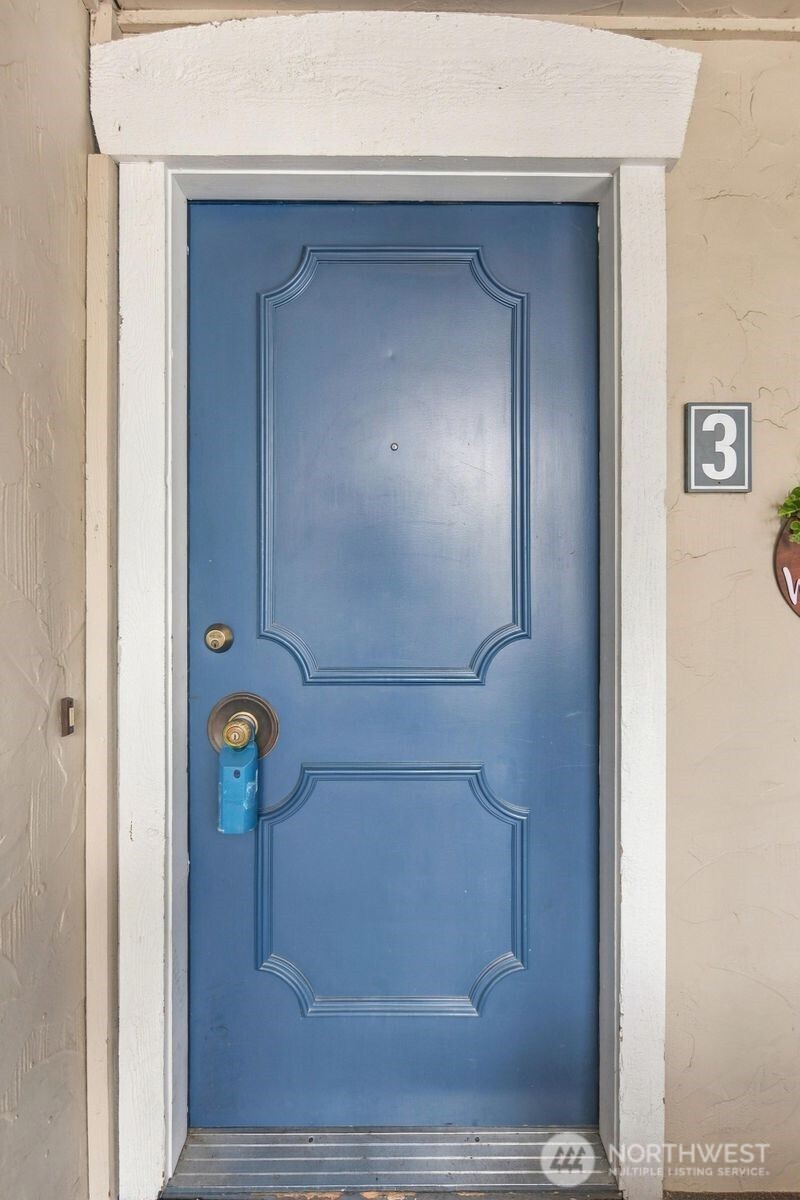1622 103rd Place L3 Property Photo 4
