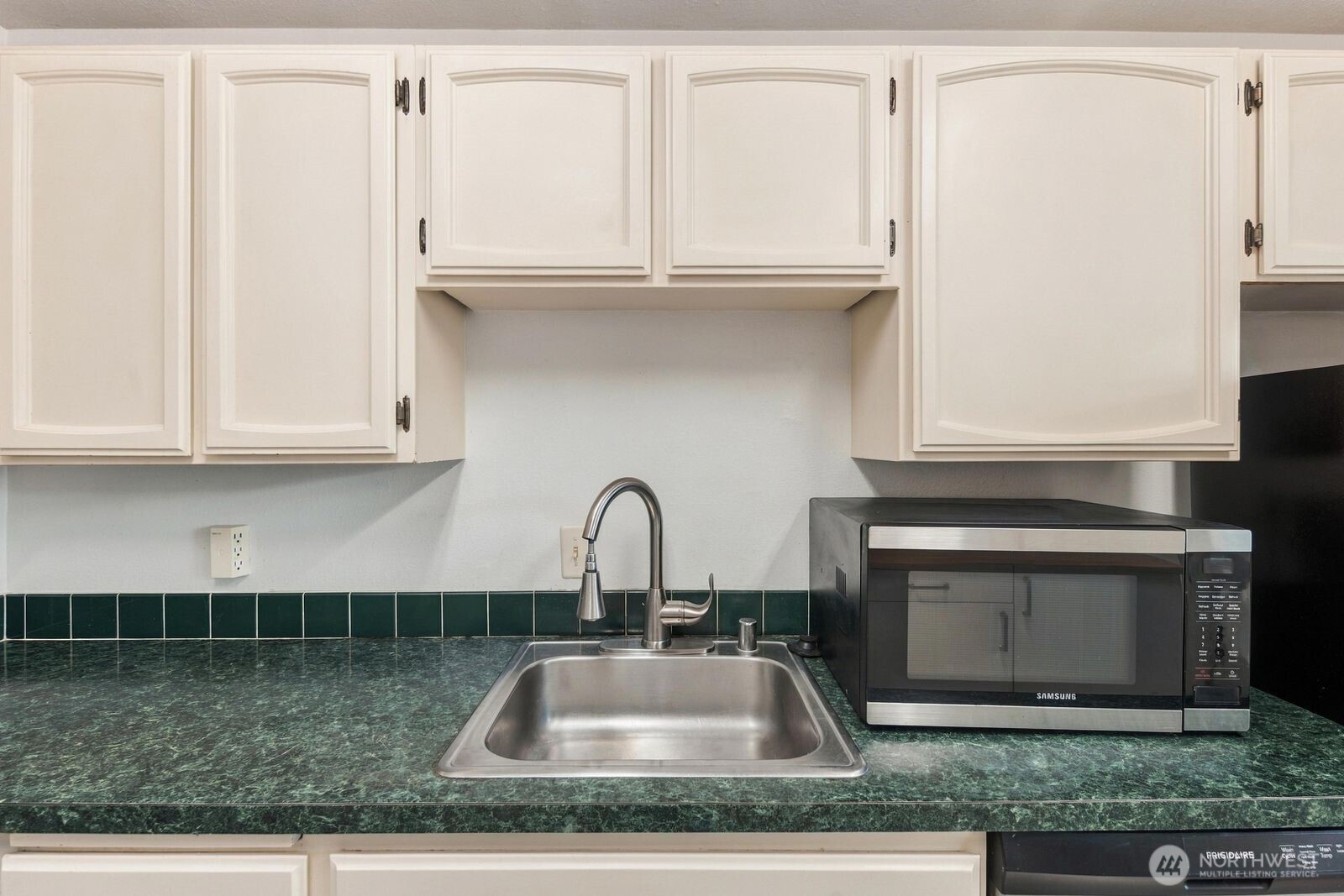 1622 103rd Place L3 Property Photo 19