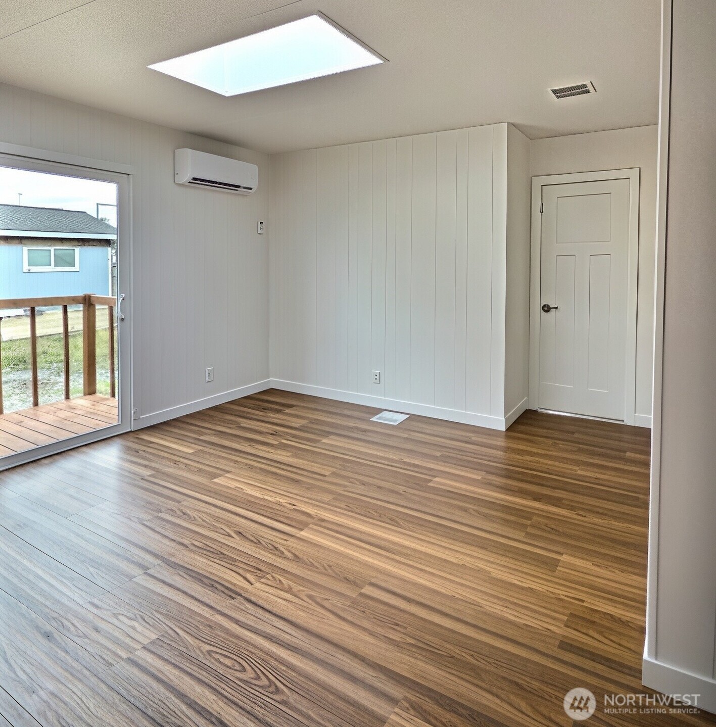 15401 Washington Avenue 3 Property Photo 8