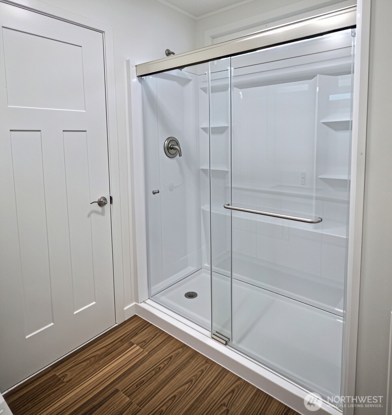 15401 Washington Avenue 3 Property Photo 13