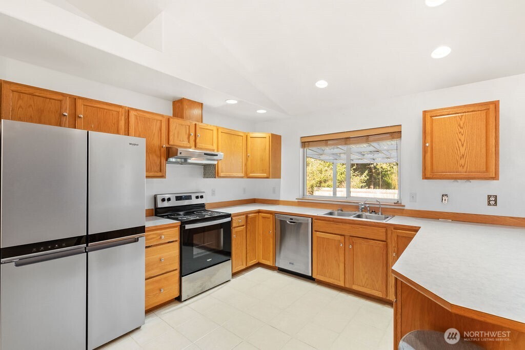 878 Mount Olympus Avenue Property Photo 5
