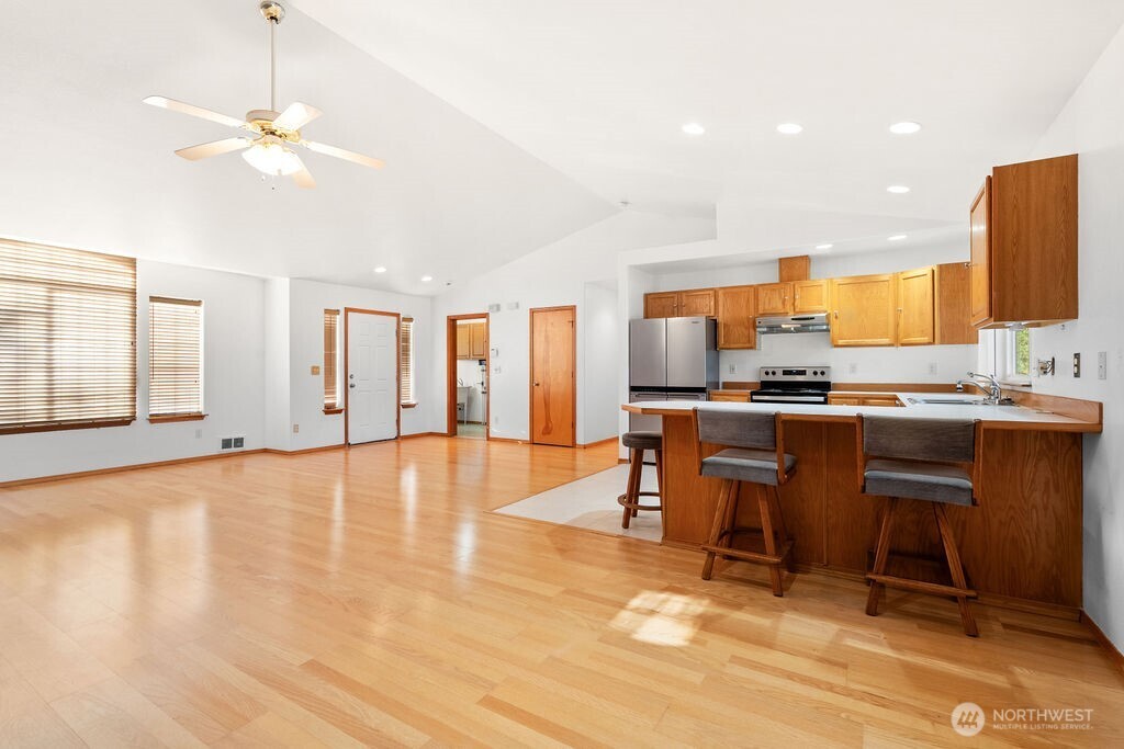 878 Mount Olympus Avenue Property Photo 7