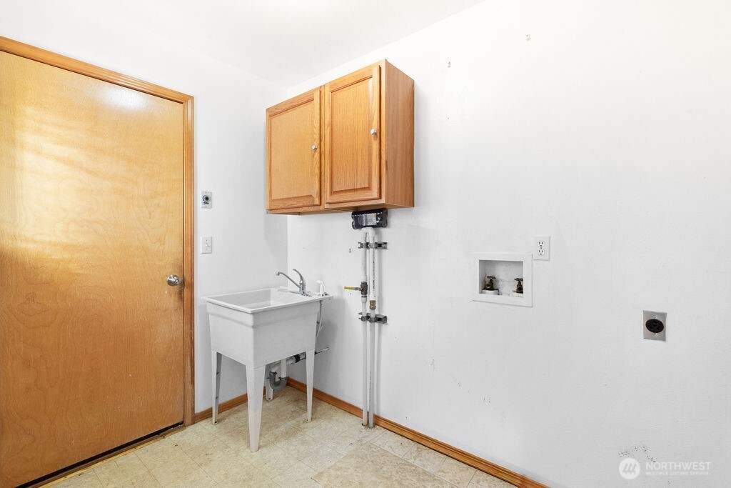 878 Mount Olympus Avenue Property Photo 8
