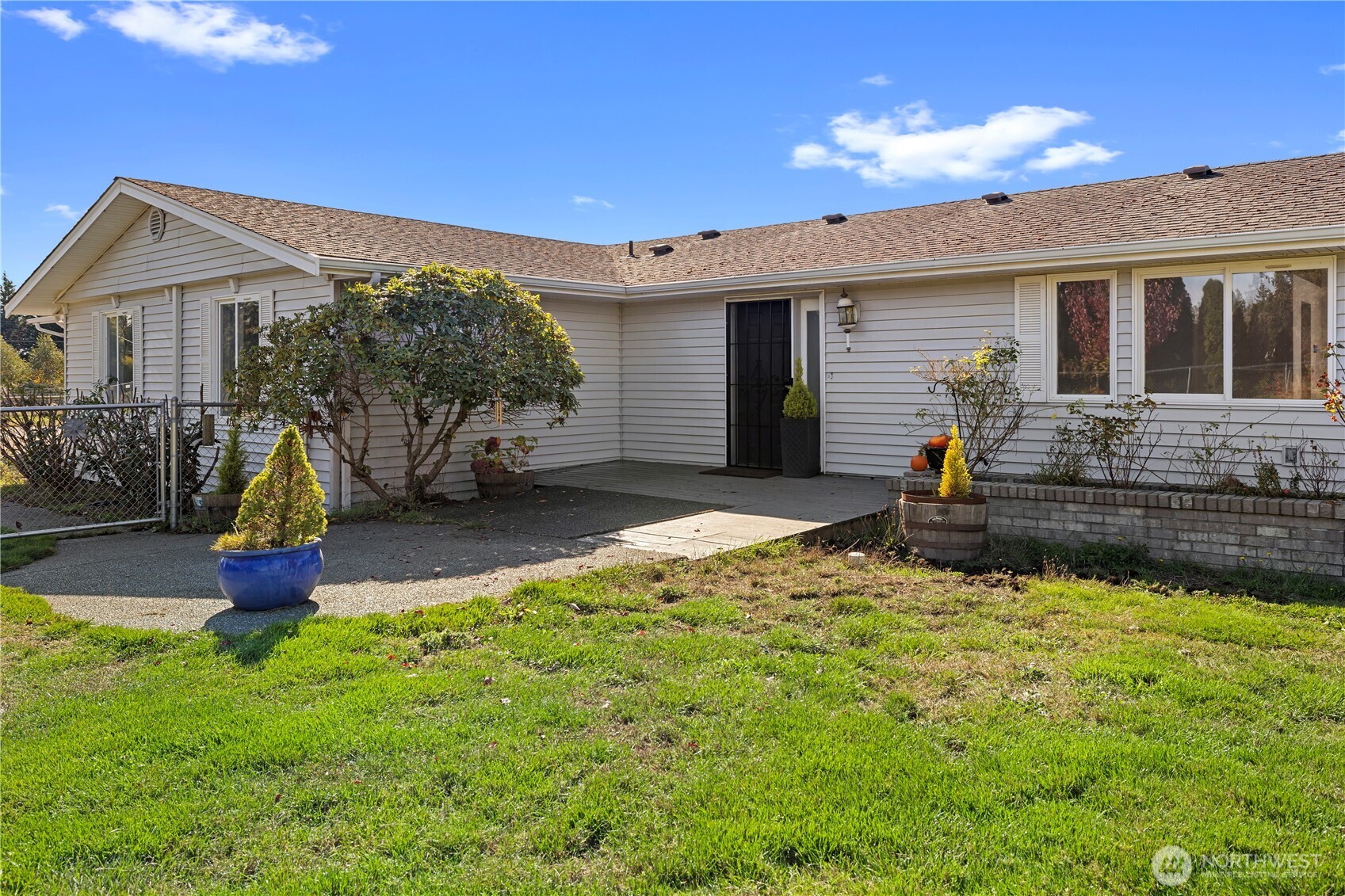 10888 Wilson Lane Property Photo 2