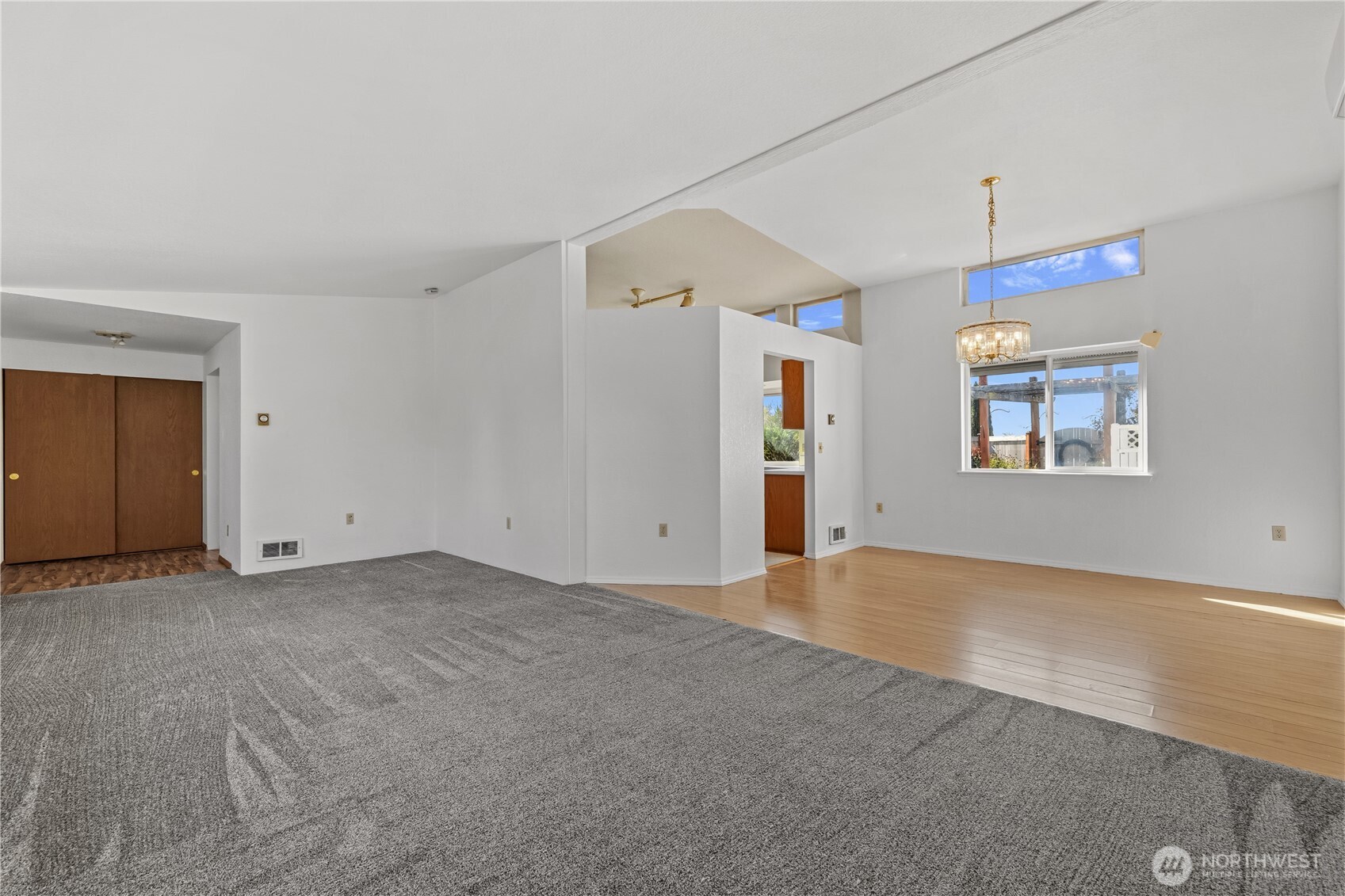 10888 Wilson Lane Property Photo 6