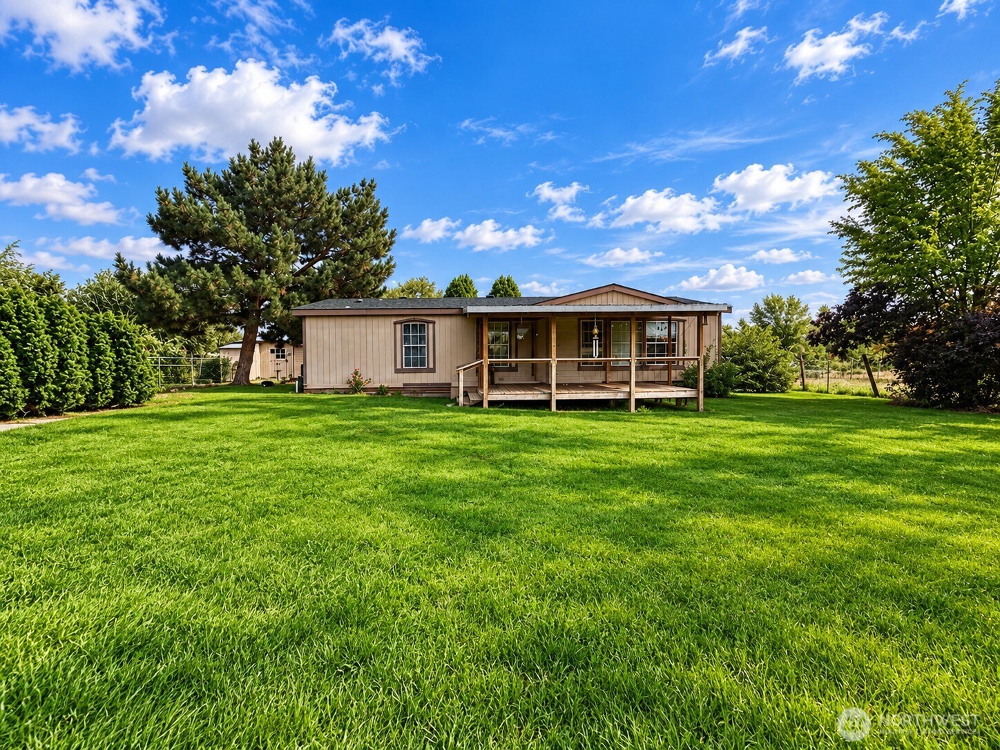 8305 S Missimer Road Property Photo 1