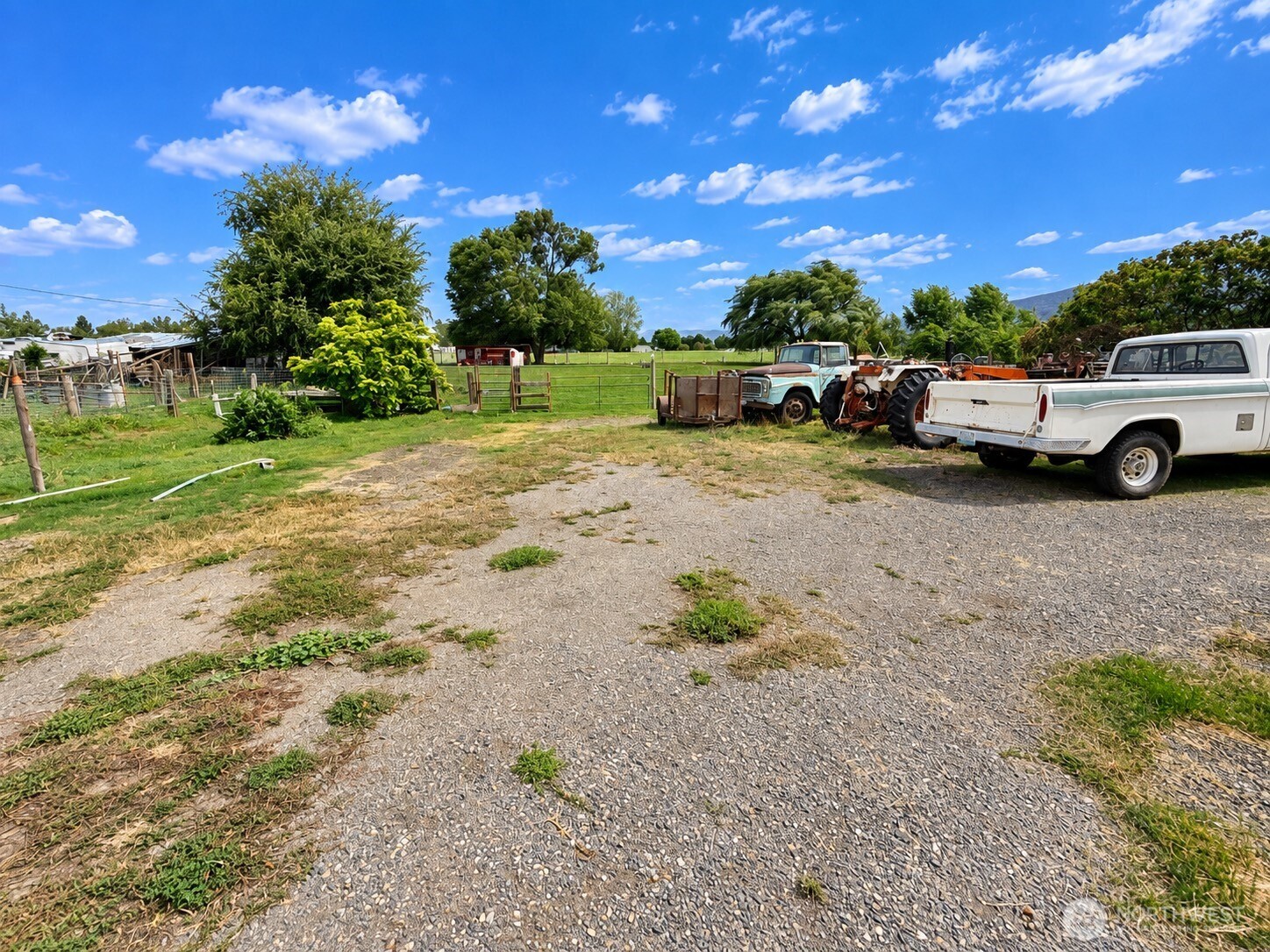8305 S Missimer Road Property Photo 4