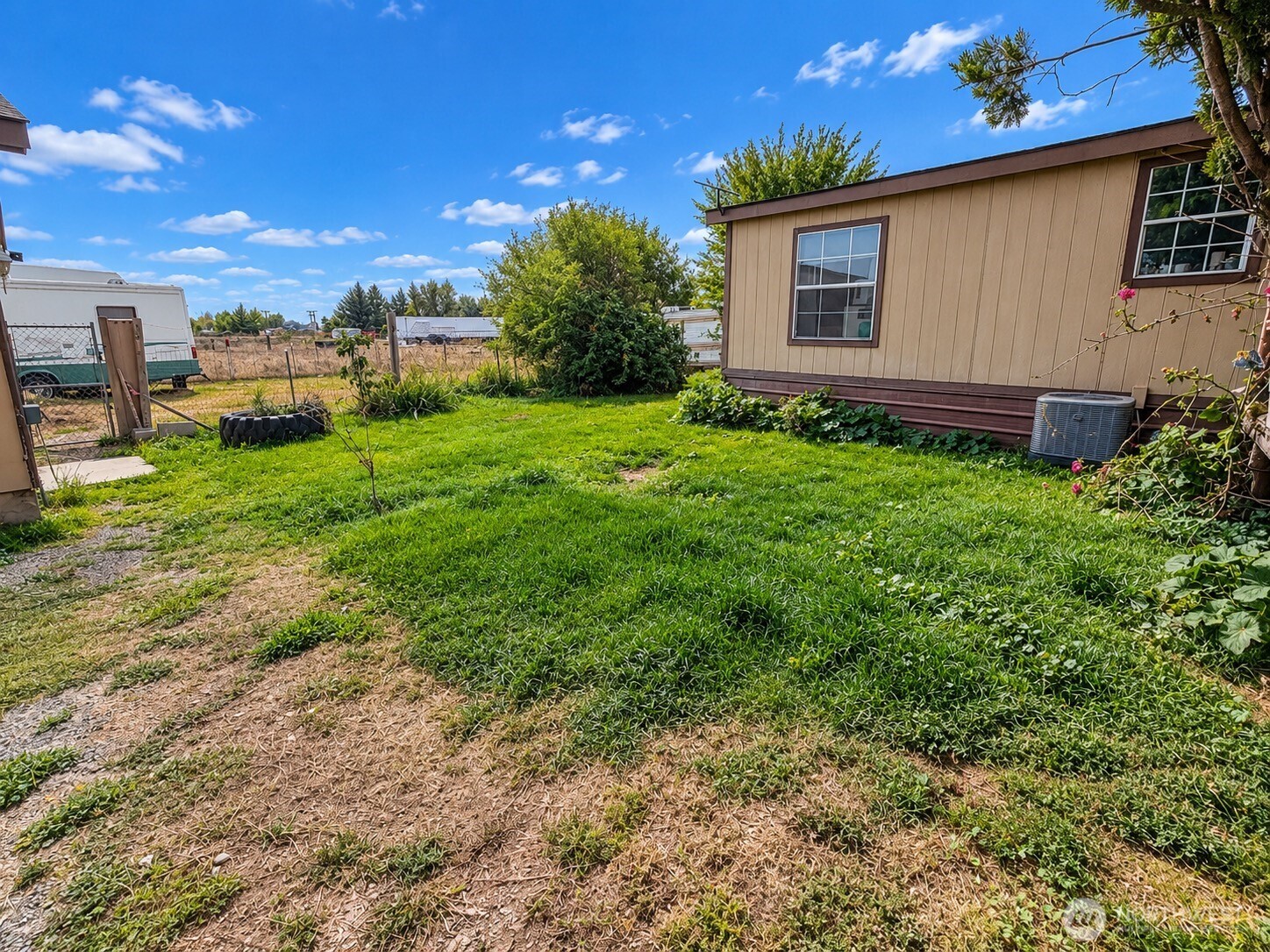 8305 S Missimer Road Property Photo 6