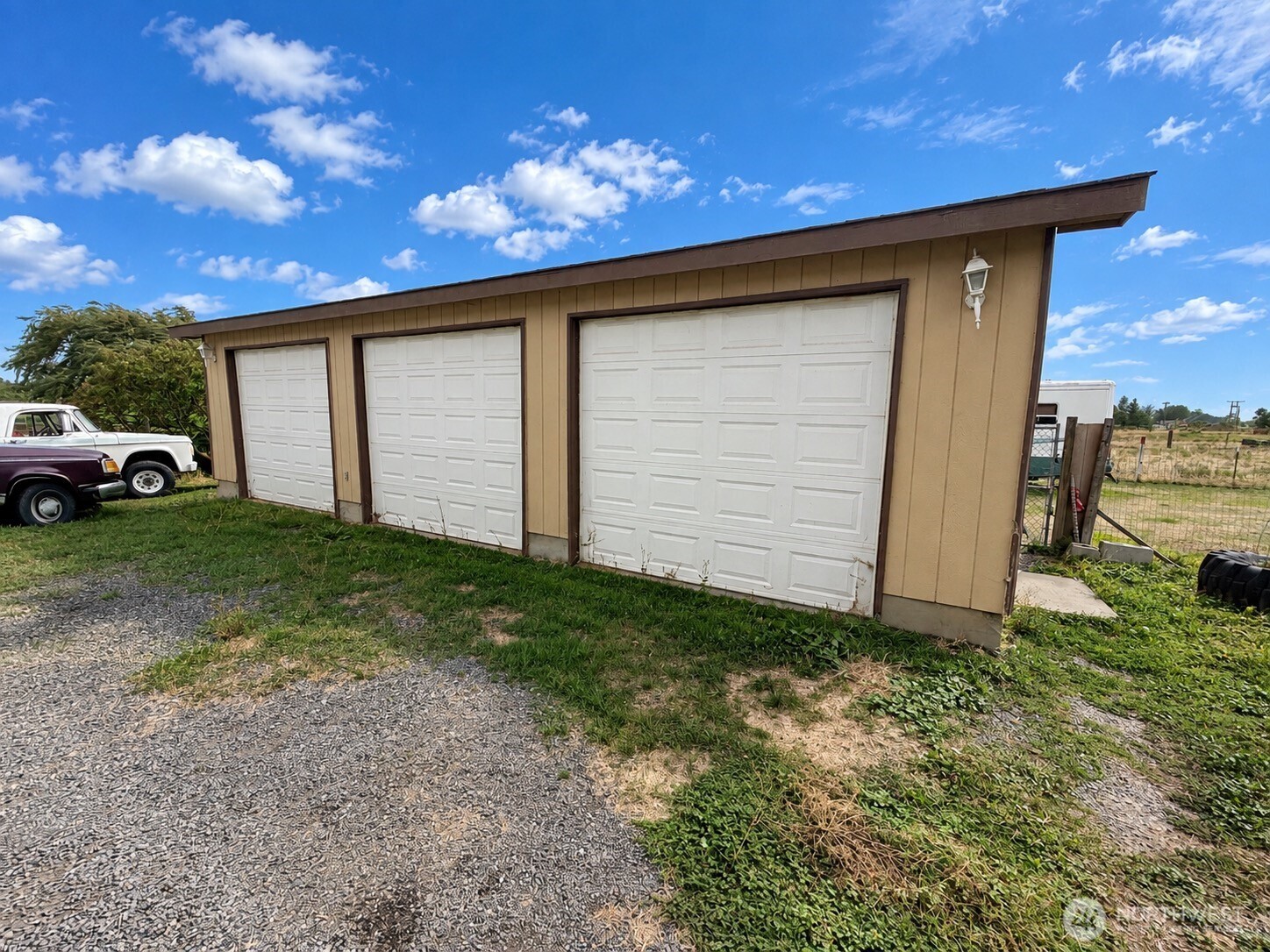 8305 S Missimer Road Property Photo 8