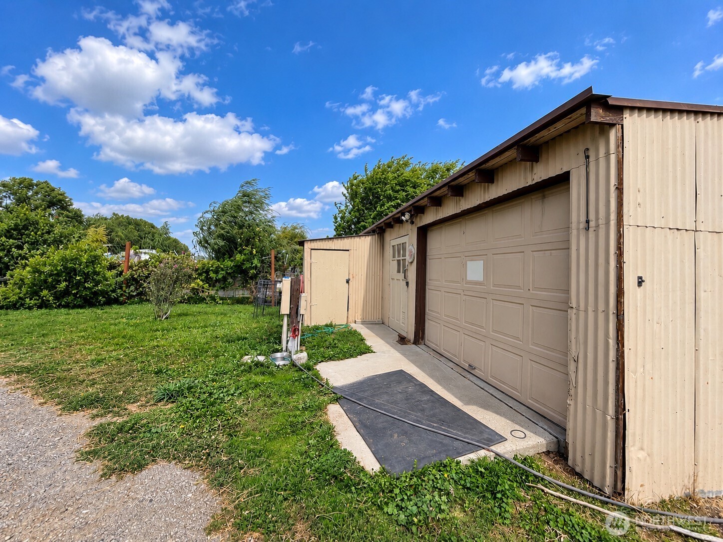 8305 S Missimer Road Property Photo 9