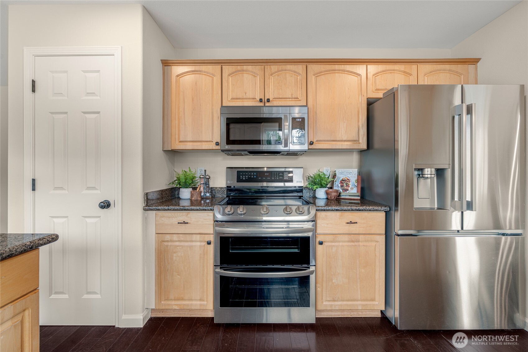 13894 Beech Court Property Photo 8