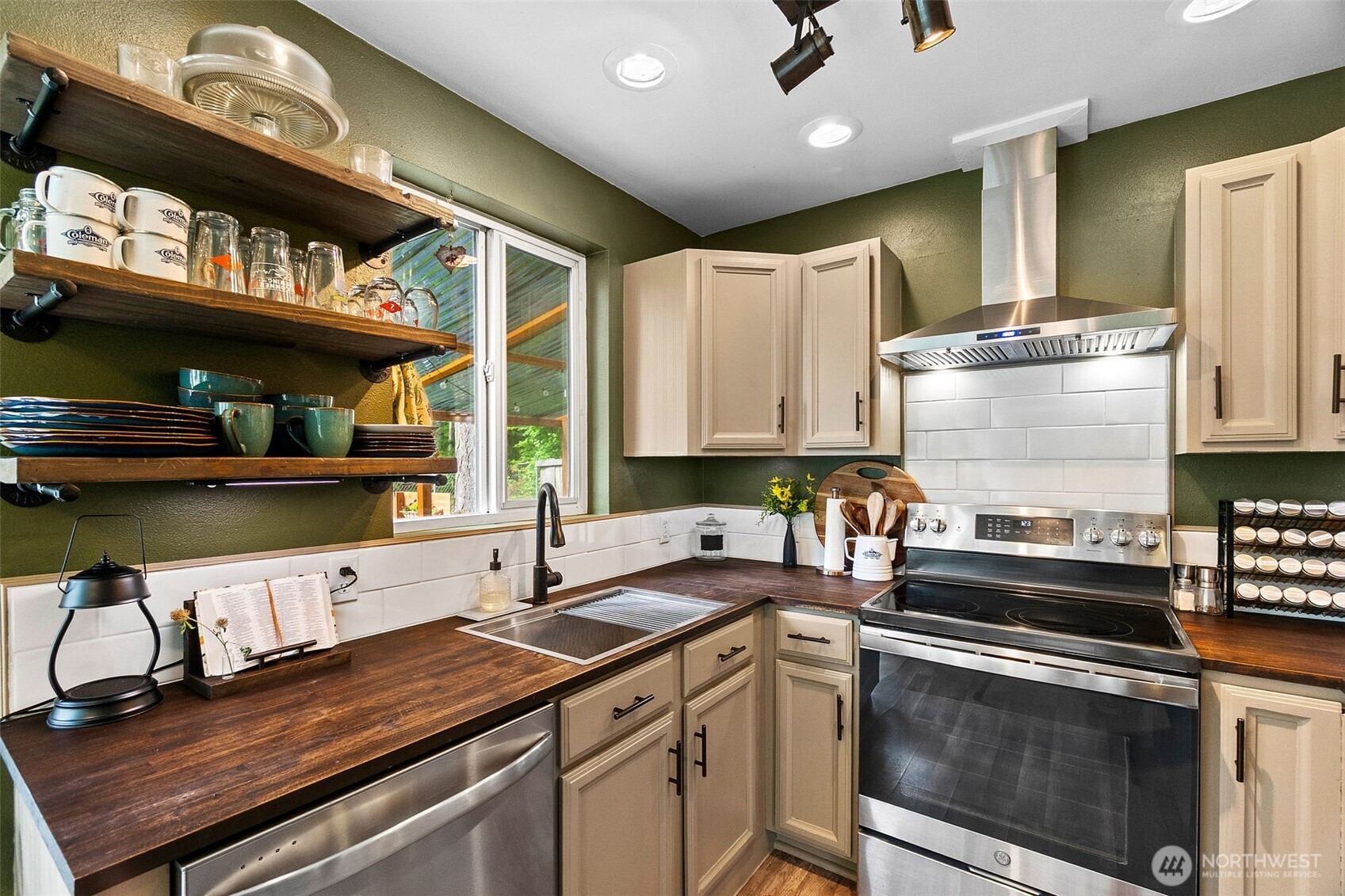 17715 Vine Lane Property Photo 15