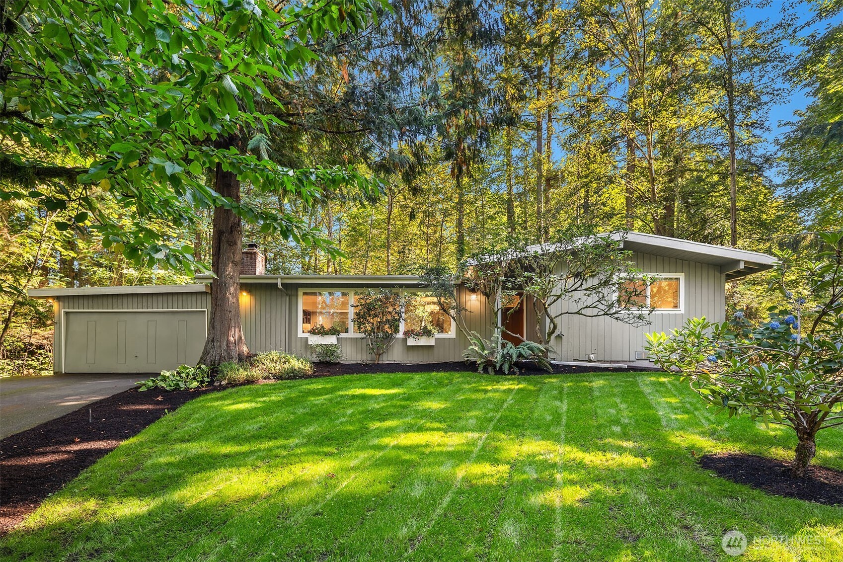 16616 212th Avenue Property Photo 1
