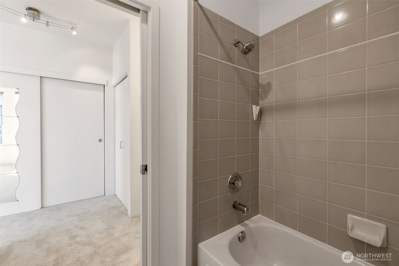 2414 1st Avenue 617 Property Photo 17